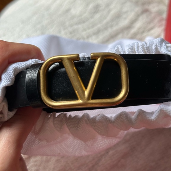Brand new in packaging VALENTINO REVERSIBLE VLOGO BELT IN GLOSSY CALFSKIN 20 MM - Picture 7 of 12